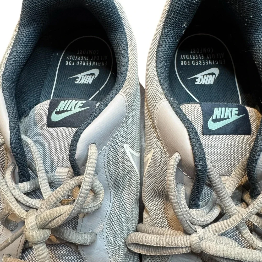 Nike‎ Running Shoes Mens Size 11.5 Gray Mesh Athletic Casual Comfort 876899-003